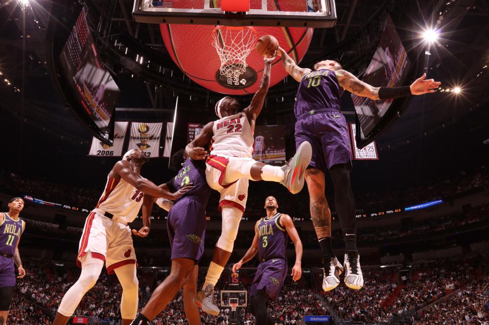 于他们的足 于他们的足