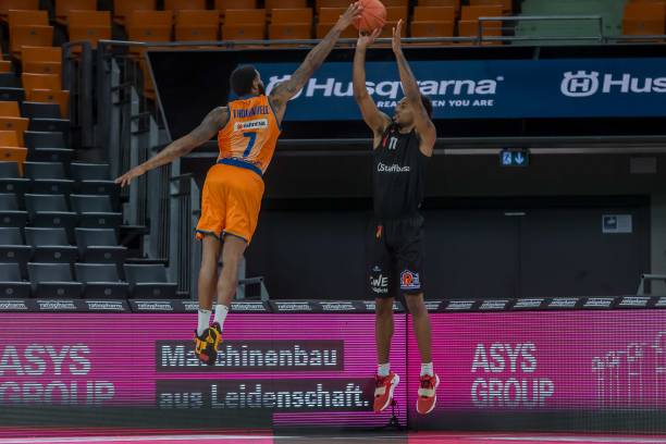 距离胜利近 距离胜利近