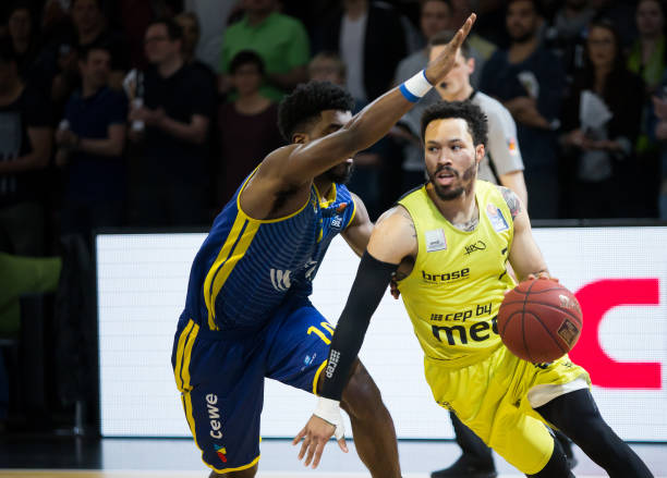 前巴萨主帅 前巴萨主帅